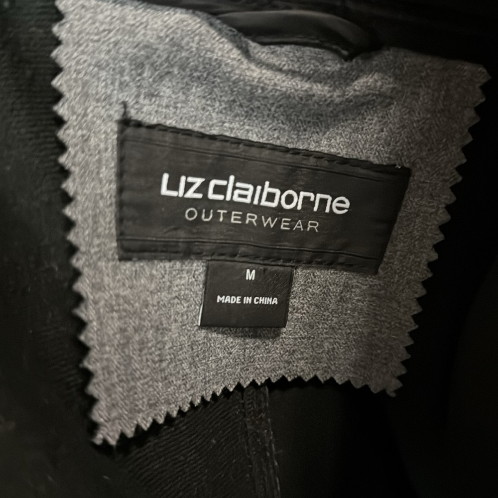 Liz Claiborne woman’s gray coat size medium - Picture 9 of 9